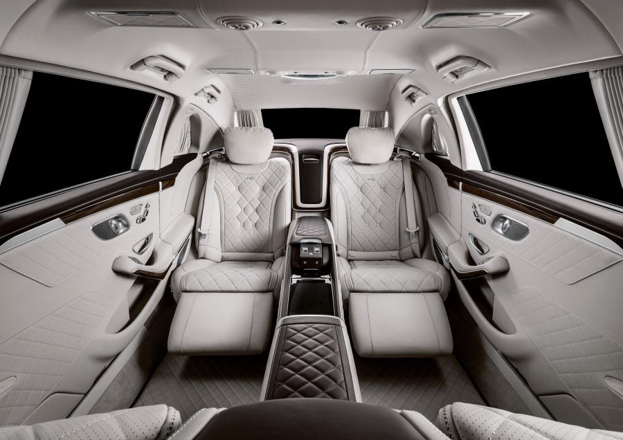 Интерьер Mercedes-Maybach S650 Pullman (VV222) 2018 года  (фото 6 из 10)